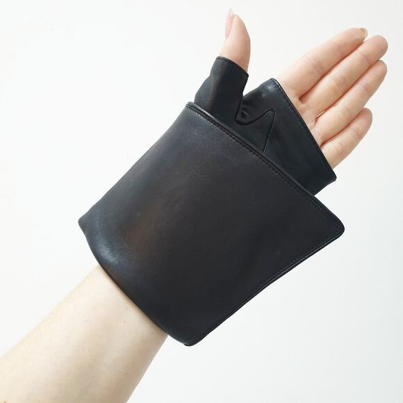 CHANEL Leather Motorcycle Glove Single Right Hand Studded Long Mittens Sz.8 - Picture 3 of 8